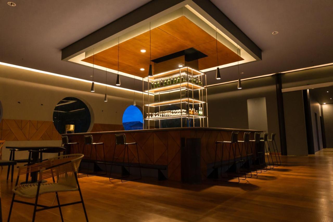 Termales El Otono Hotel La Enea Exterior foto The bar at the 2018-built terminal