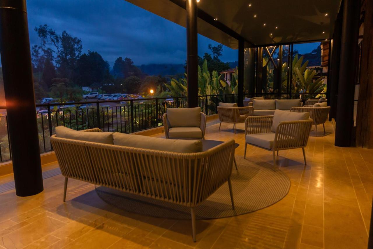 Termales El Otono Hotel La Enea Exterior foto The lobby of the hotel