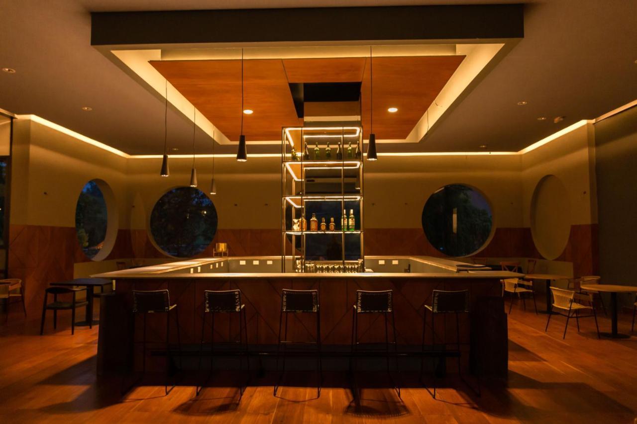 Termales El Otono Hotel La Enea Exterior foto The bar at the 2012-opened lounge