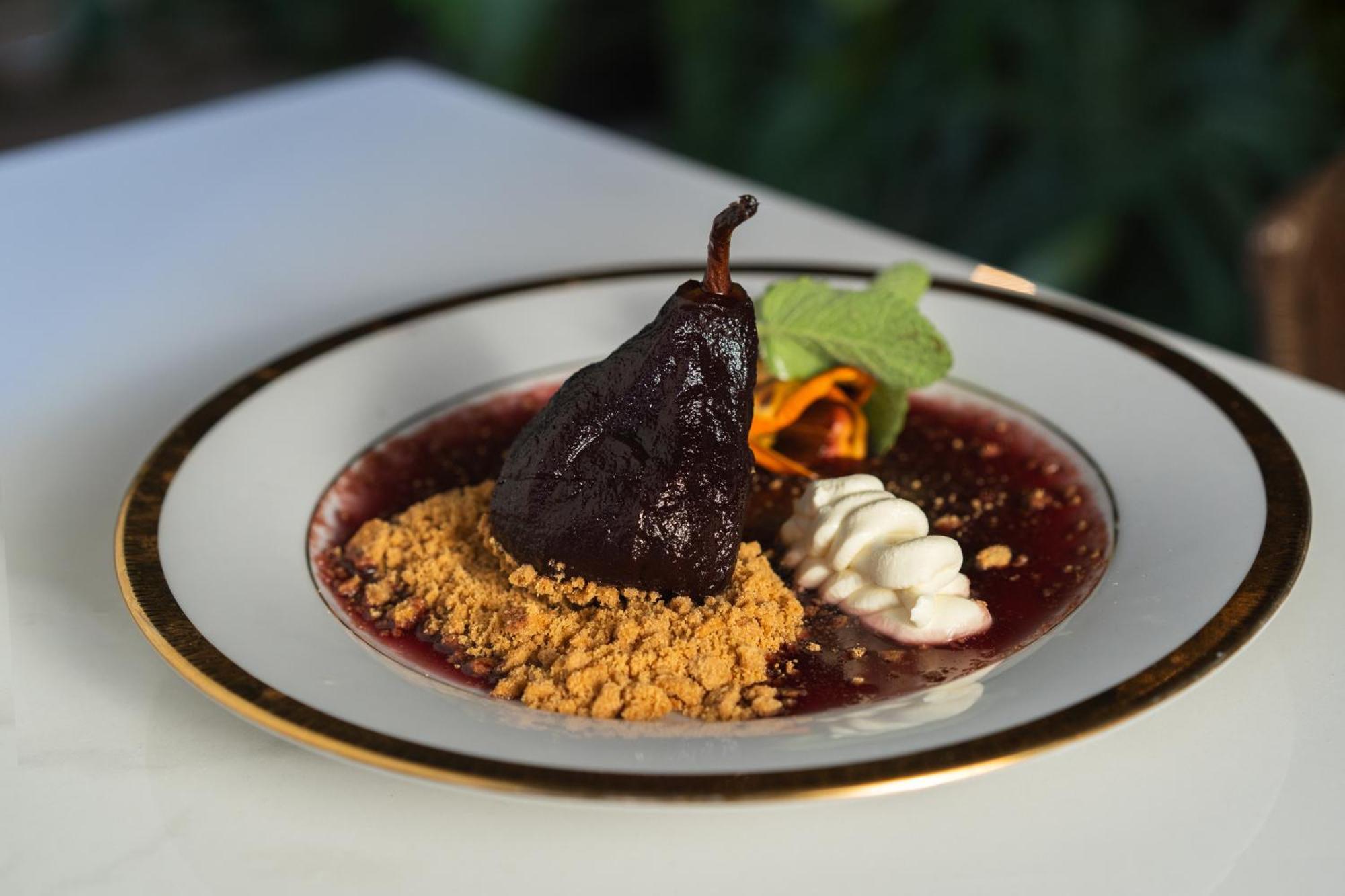 Termales El Otono Hotel La Enea Exterior foto A pear dessert