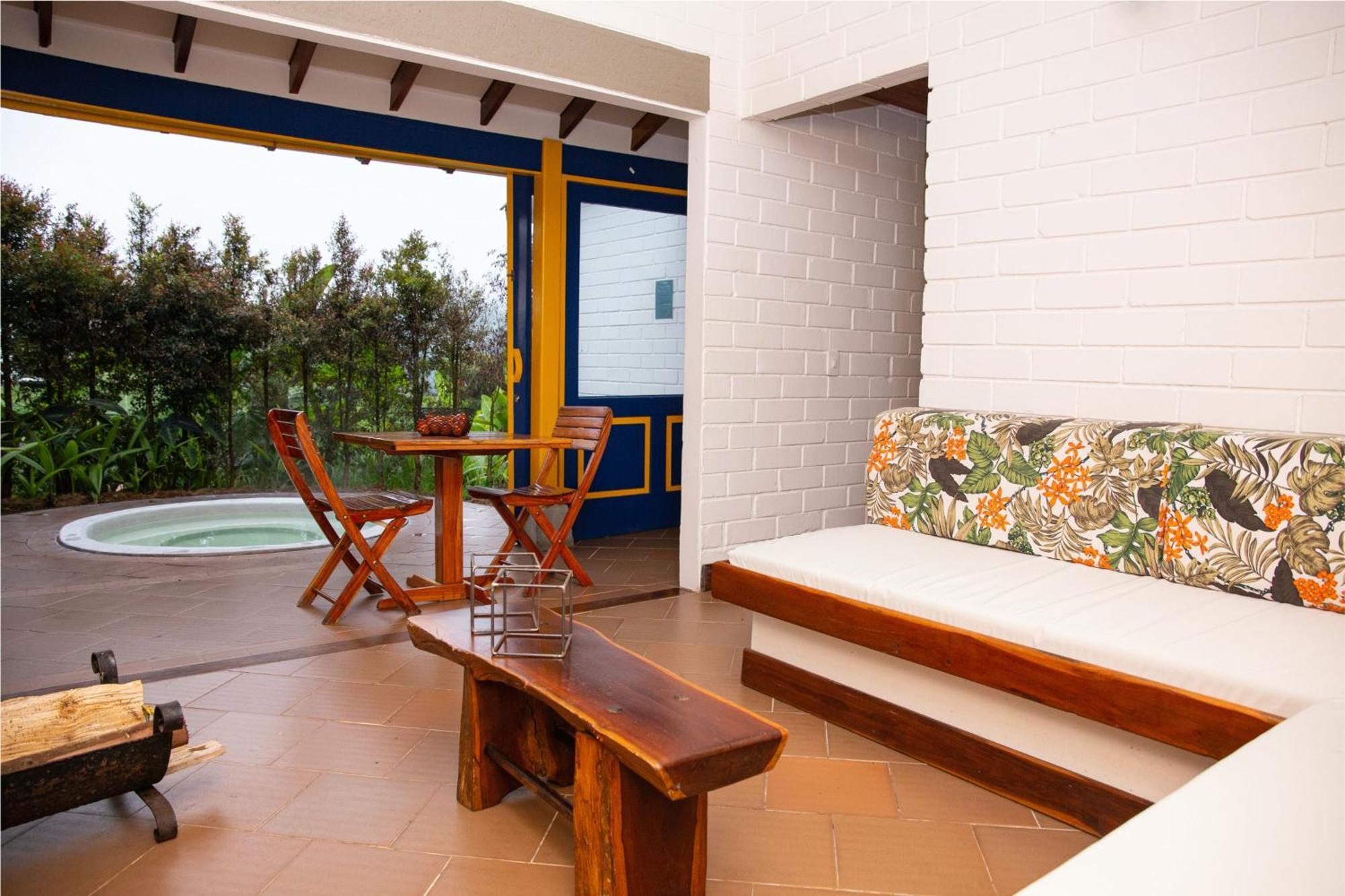 Termales El Otono Hotel La Enea Exterior foto A room at the hotel