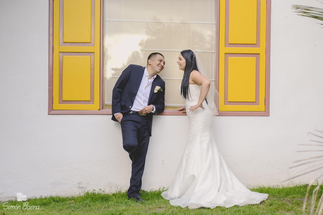 Termales El Otono Hotel La Enea Exterior foto A newlywed couple