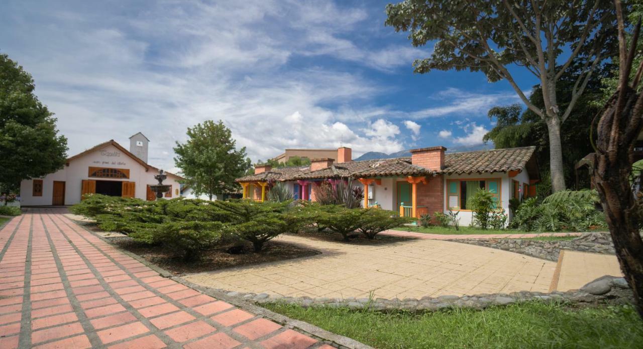 Termales El Otono Hotel La Enea Exterior foto View of the Hacienda Santa Bárbara
